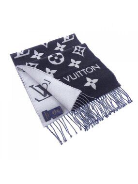 Louis Vuitton LV Essential Scarf
